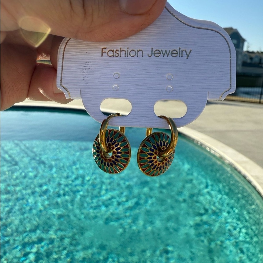 Gold and Green Swirl Pattern Earrings - Picture 13 of 15